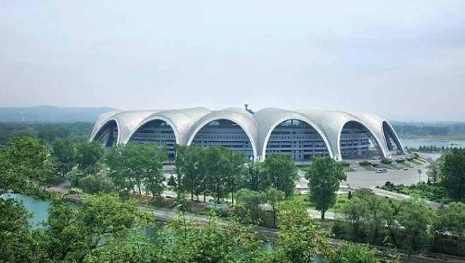 Стадион май. Стадион Пхеньян. Rungrado May Day Stadium. Стадион “первого мая” Rungrado. Рунградо 1 мая.