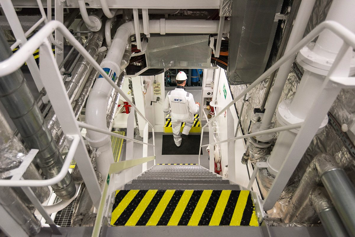 Ледокол "Федор Ушаков" изнутри чем-то напоминает космолет из фильмов.