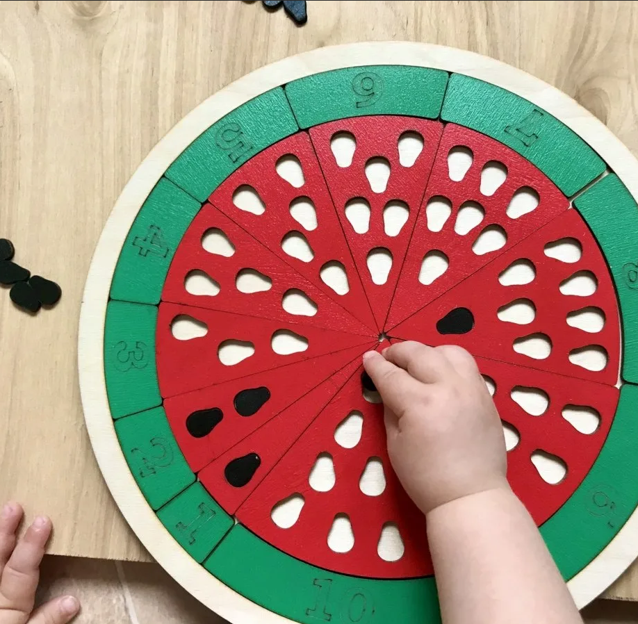 Вместе считай сейчас. Развивающая игра Арбуз п035. Woodland Toys Арбуз. Игрушка развивающая "Арбуз". Игры с арбузами.