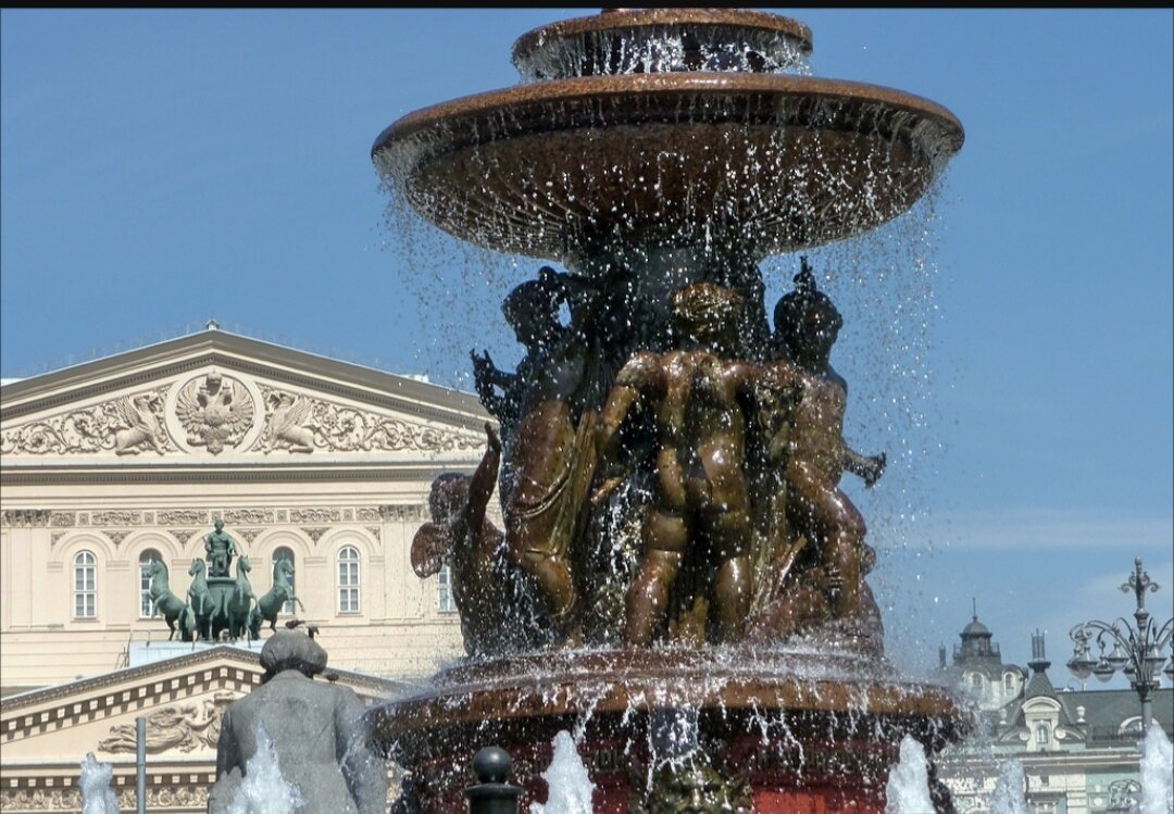 Фонтан Витали. Один из старейших фонтанов в Москве. А первые общественные фонтаны были установлены в Москве в начале 19 века.