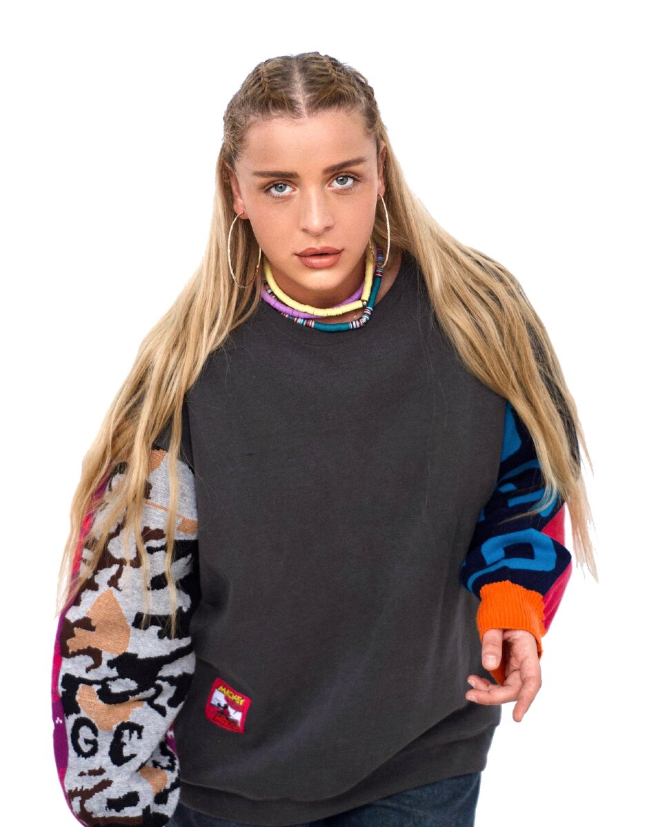 Мое творчество принадлежит всем, кто захочет услышать меня