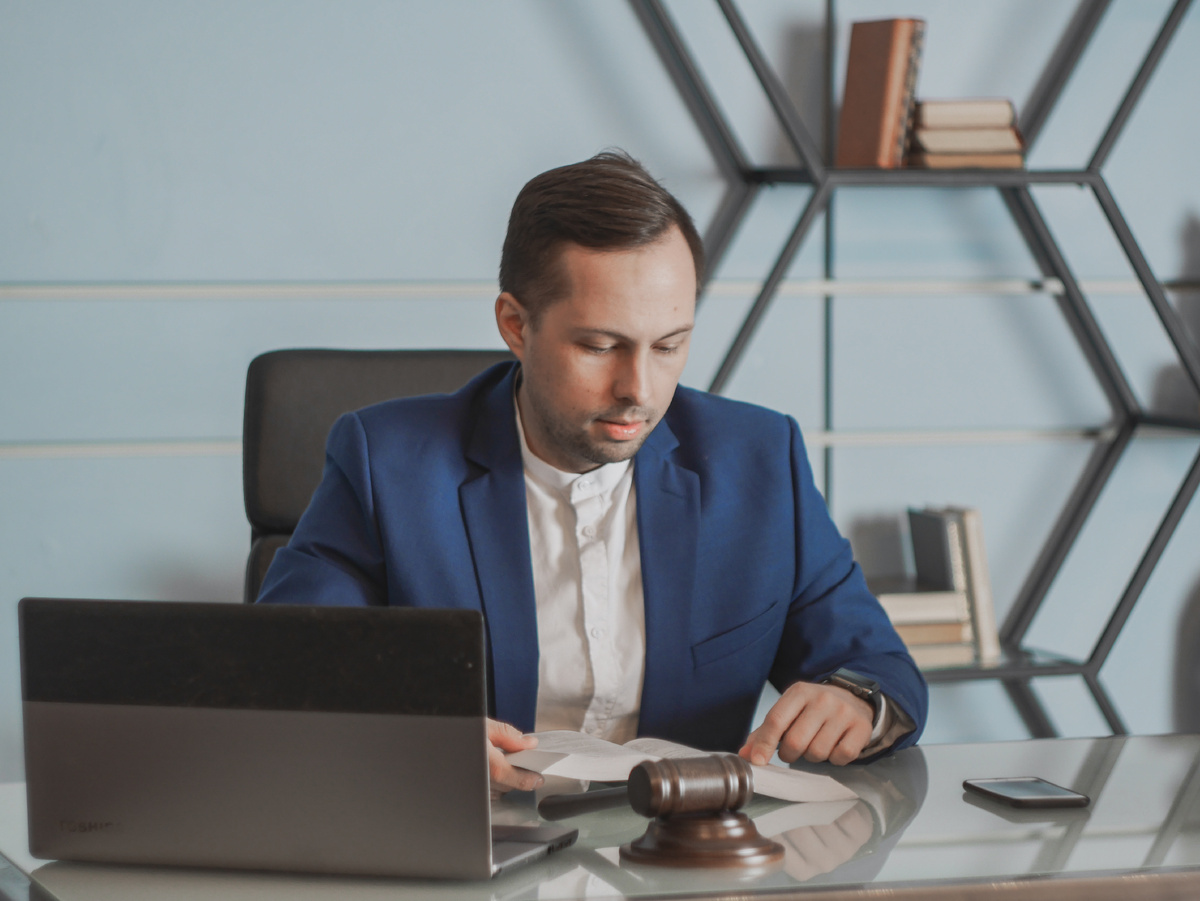 Постоянно нужно быть в курсе событий в Законодательстве РФ