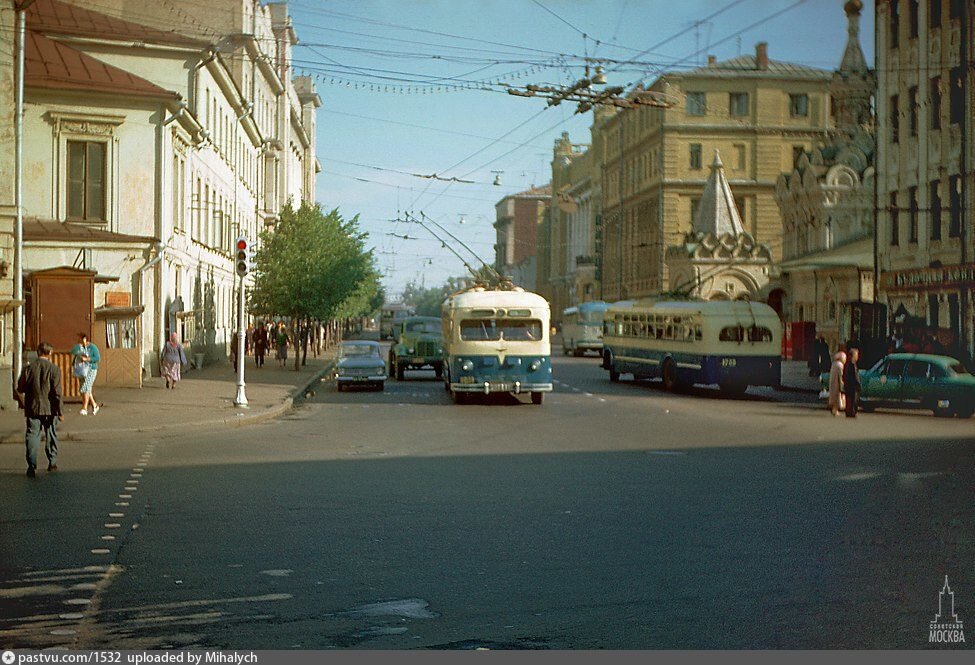 Город 1960 год. Москва 60е. Москва в 60-е годы. Советская улица Москва 1960 года. Улицы Советской Москвы.