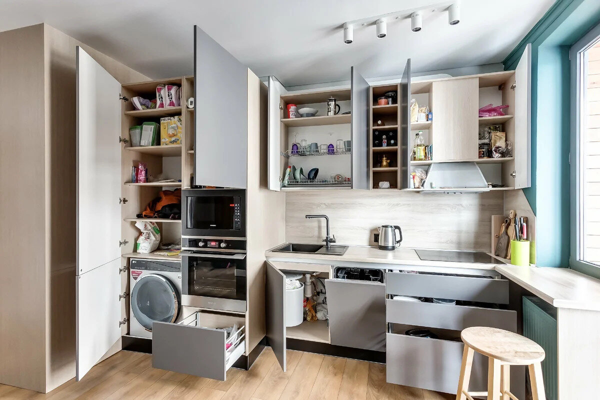  Наш опрос показал, что 80% людей устанавливают стиральную машину в ванной комнате а 20% - на кухне. Давайте разберемся в плюсах и минусах расположения стиралки на кухне. ➕ ПЛЮСЫ:
1.-2-2