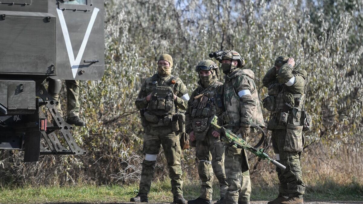    Военнослужащие в Херсонской области© РИА Новости / Константин Михальчевский