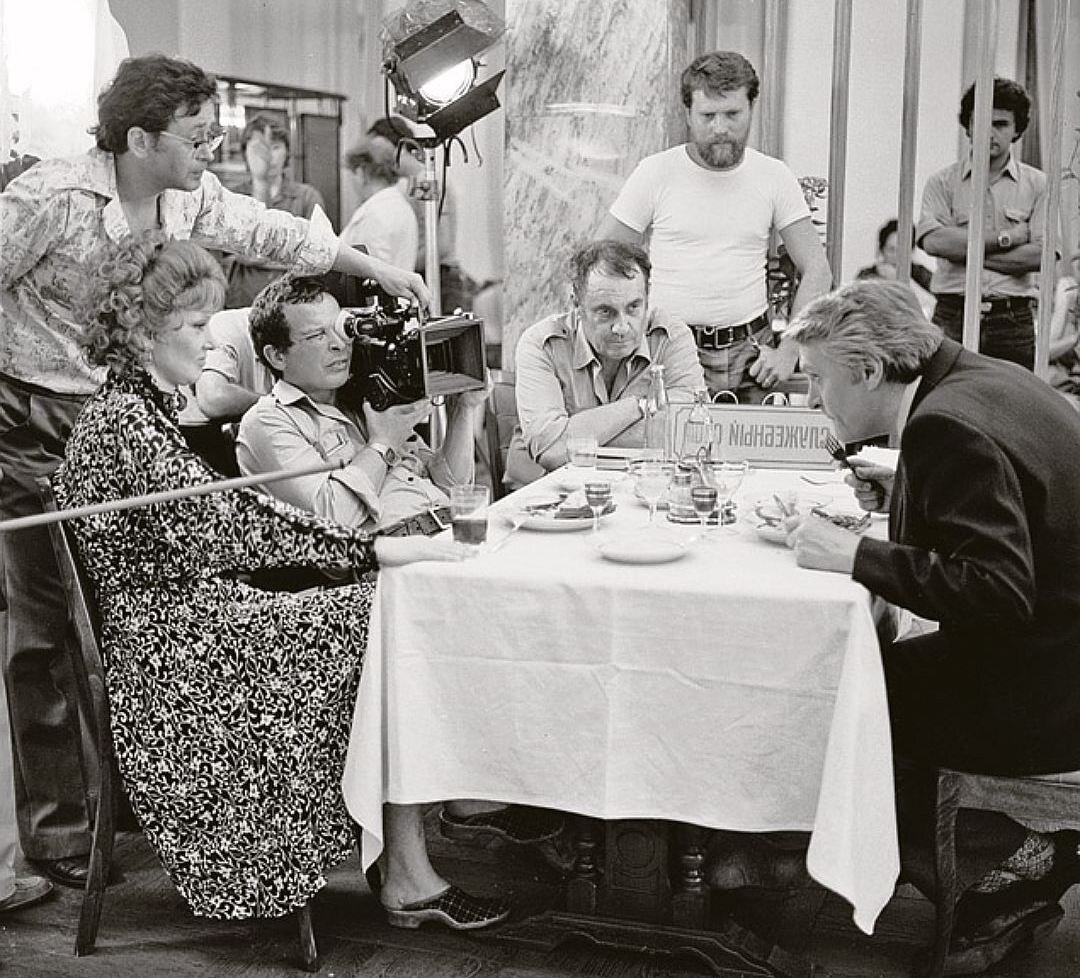 Послушать враки Рябинина собралась вся съемочная группа