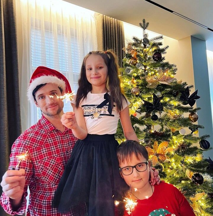    Дмитрий Колдун с сыном Яном и дочкой Алисой Фото: соцсети
