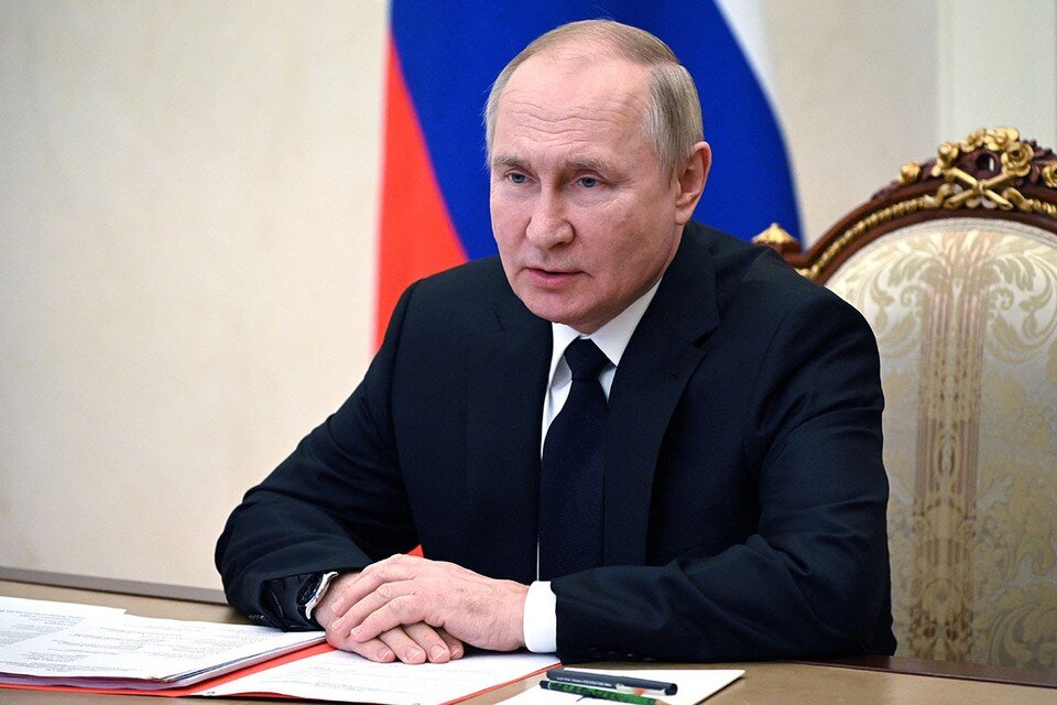     Путин подписал закон о выплатах родственникам волонтеров в случае их гибели  REUTERS