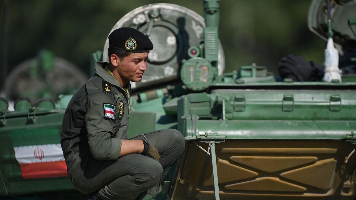    Военнослужащий армии Ирана© РИА Новости / Евгений Одиноков