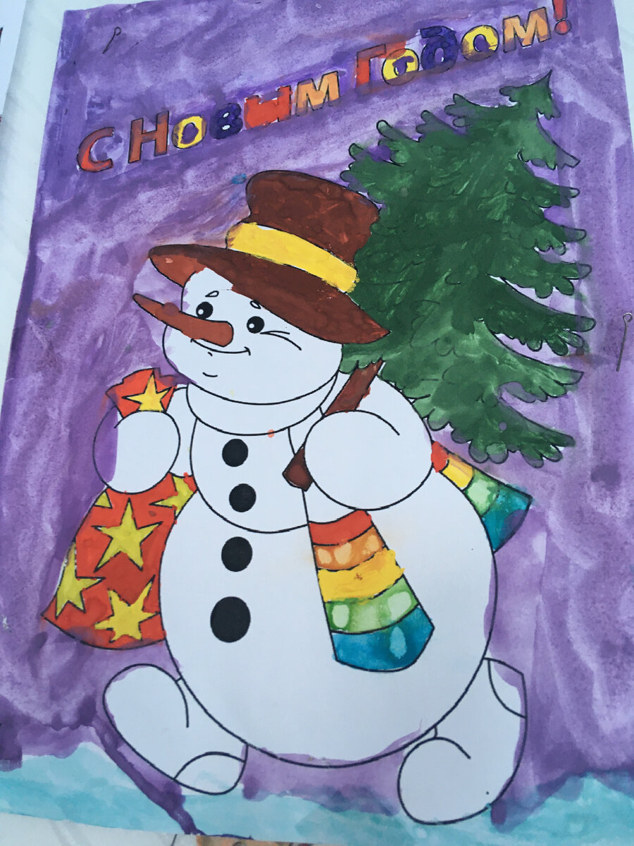 Очень любит раскрашивать, даже красками, так что рисовать у нас теперь любят все, прямо бригадный подряд какой-то