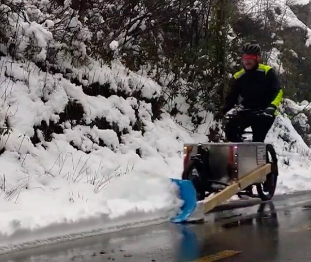 Самодельный снегоуборщик из бензопилы, триммера или мотокультиватора