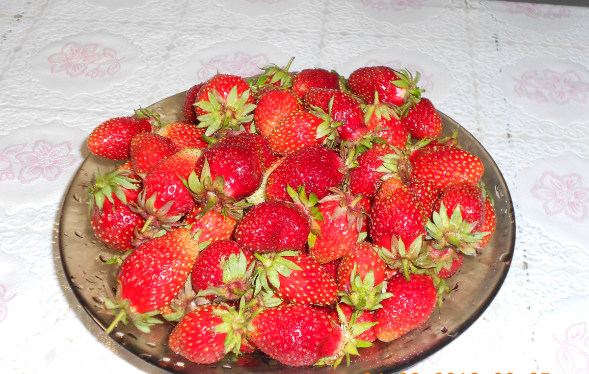 клубника с нашего сада