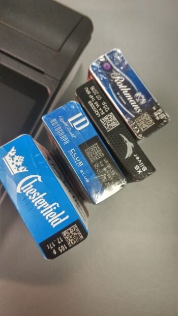 Квадратный Data Matrix код на упаковках сигарет. Такой же будет и на жидкостях для вейпов