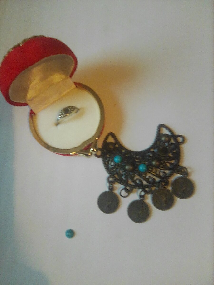 В винтажное ломе нашла подвеску с подходящим кабошоном, фото автора 