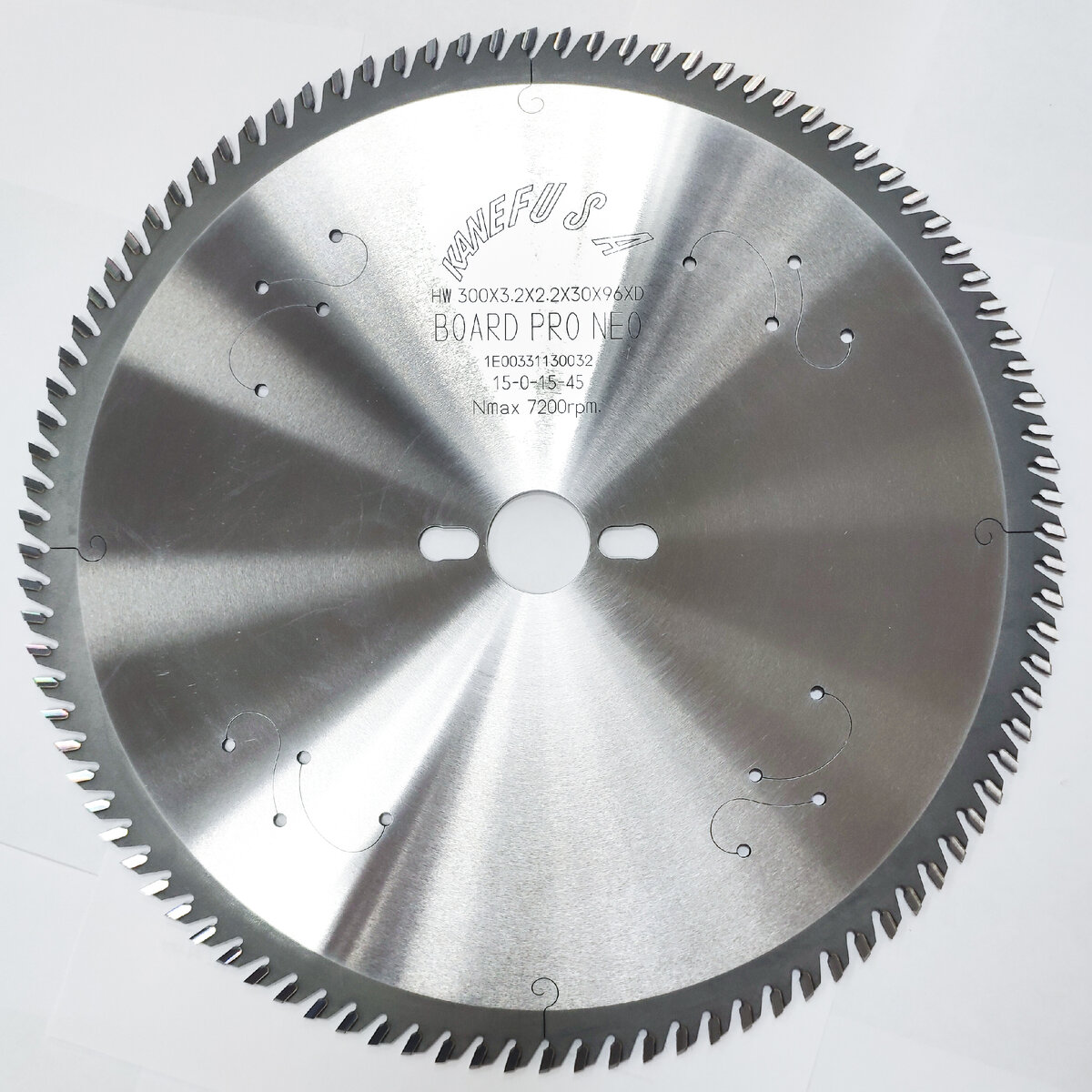 На диске Kanefusa совершенно не видно следов "накатки"