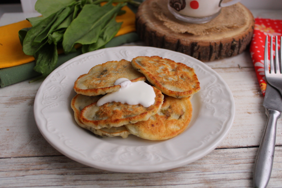 Диетические оладьи. Пп оладушки. Низкокалорийные оладьи. Оладьи из кабачков. Яблочные пп оладьи.