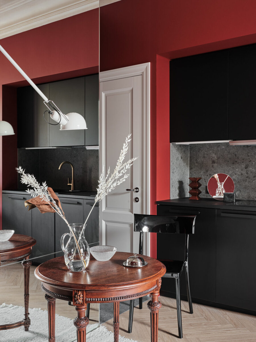 Стильно, эффектно и функционально. Необычный интерьер студии 30 кв.м. в центре Санкт-Петербурга