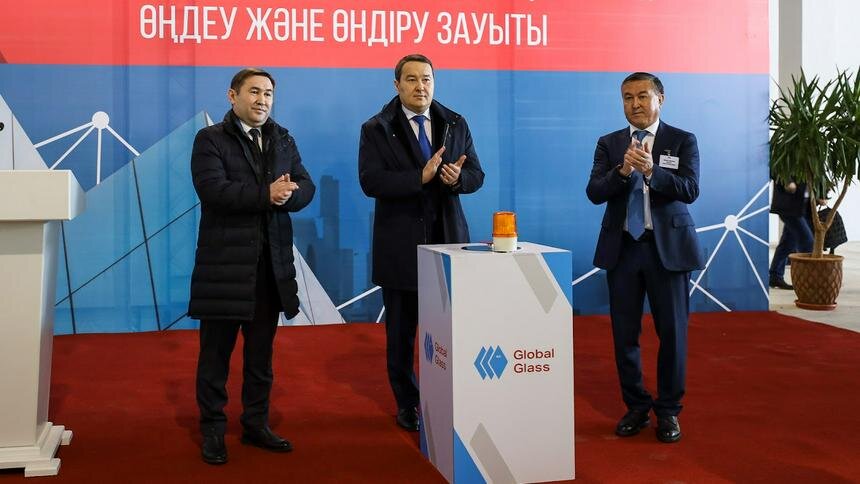    Премьер-министр Казахстана Смаилов запустил новый завод в Шымкенте Август Макаров