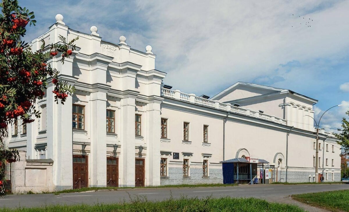 Н. Ирбитом н. Пассаж в ирбите свердловской. Ирбит центр города. А.