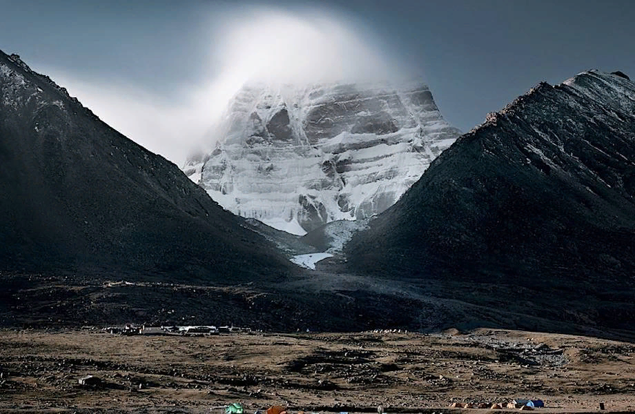 Гора кайлос. Гималаи Кайлас. Тибет Кайлас Шамбала. Kailas гора. Кайлас (Кангринбоче).