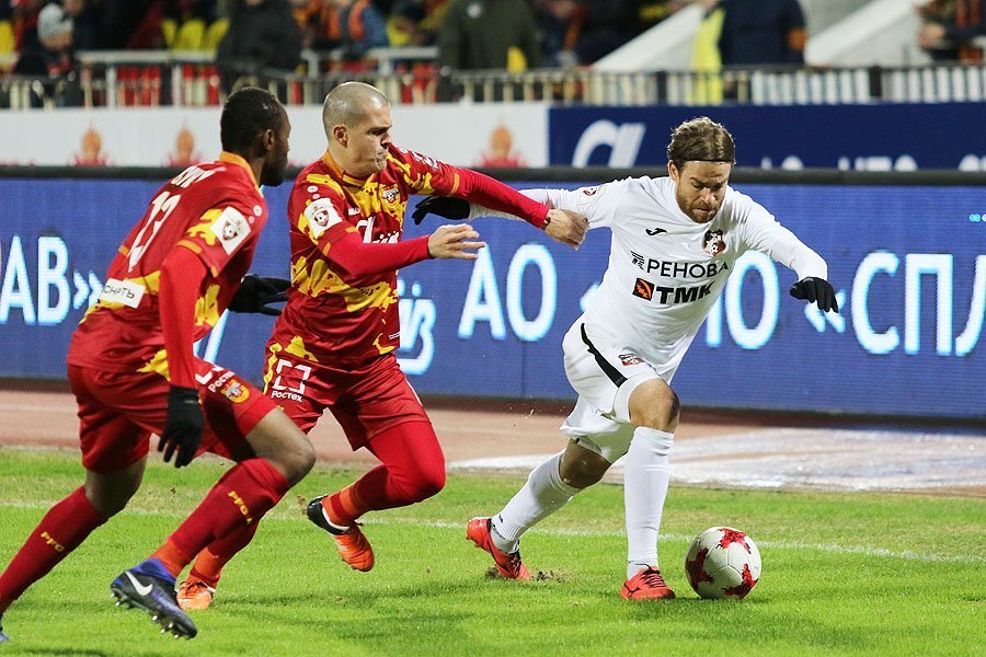 Эрик открыл счёт в матче уже на первой минуте.