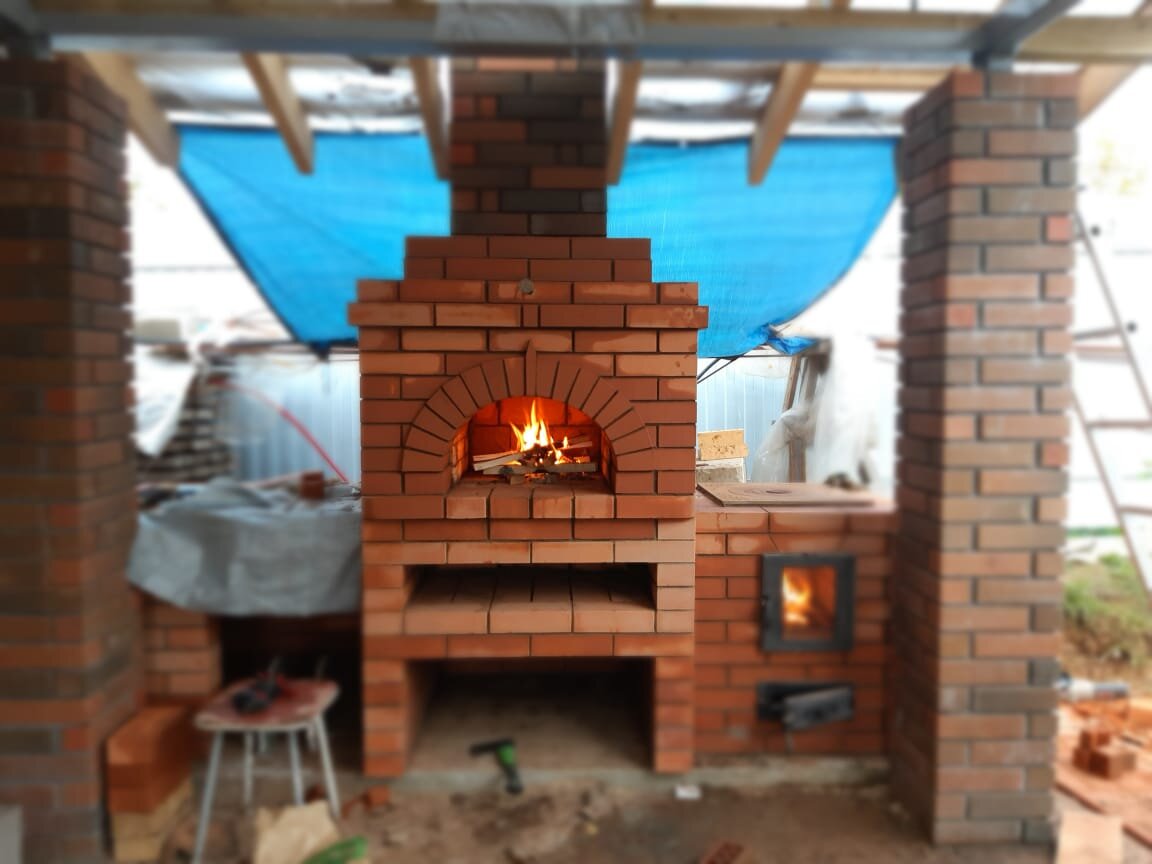 Русская печь на улице.