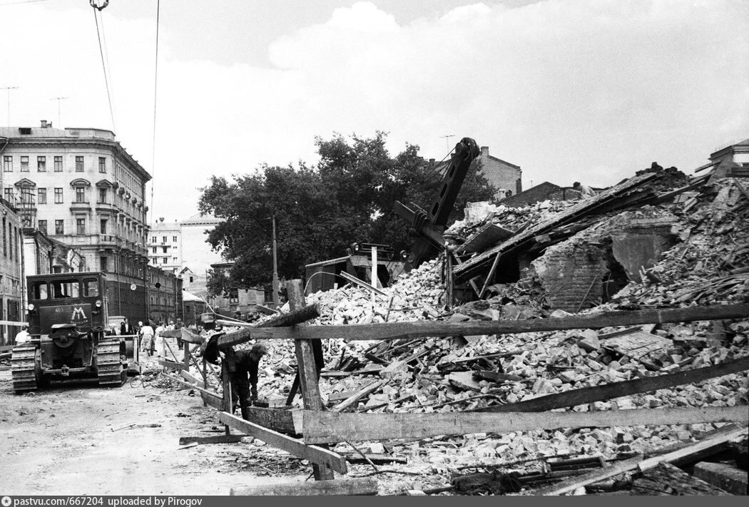 Оружейный переулок, 1956 - 1956 г. Источник: https://www.facebook.com/photo.php?fbid=1382381138537652&set=a.276523232456787.57968.100002973380273&type=3