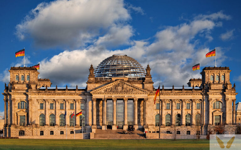 http://novhorizonty.ru/wp-content/uploads/2019/06/Berlin_Reichstag_1920px_--768x480.jpg