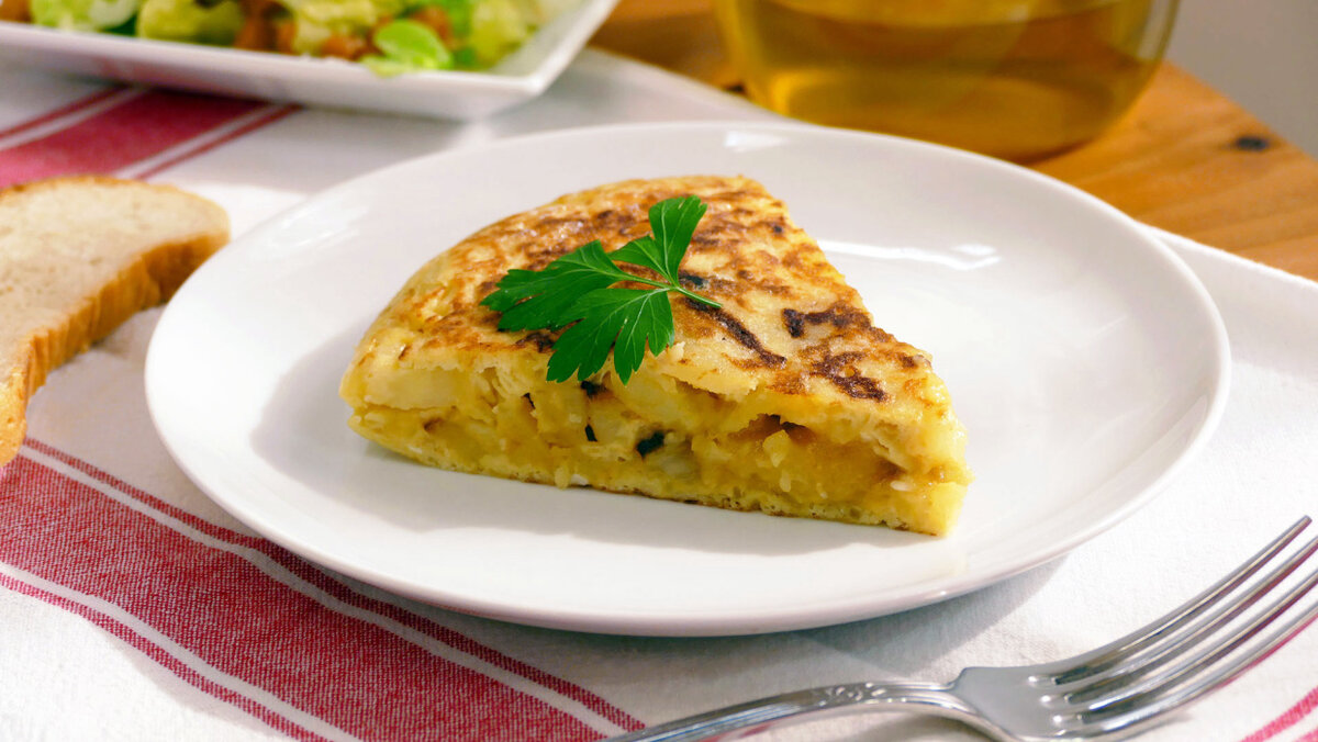 La tortilla de patatas engorda por la noche