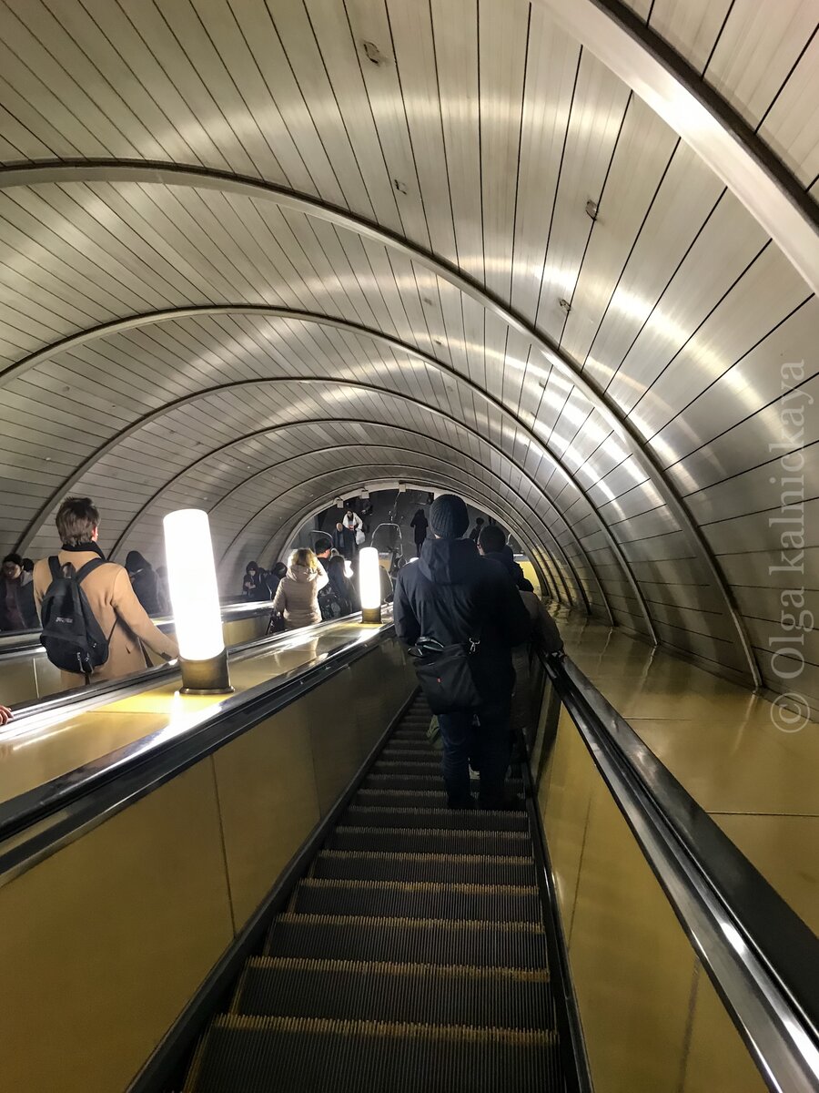 Спуск в метро