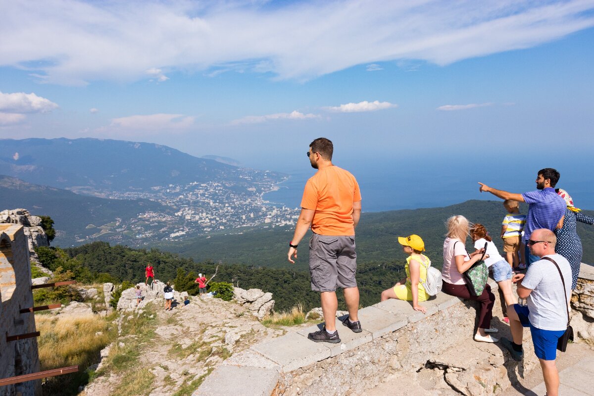 Гора ай Петри в Крыму туристов