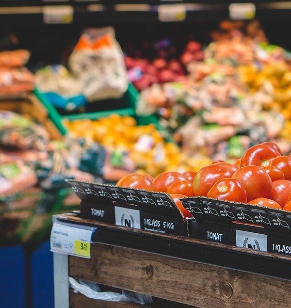 https://cdn.pixabay.com/photo/2017/03/05/20/08/grocery-store-2119702_960_720.jpg 