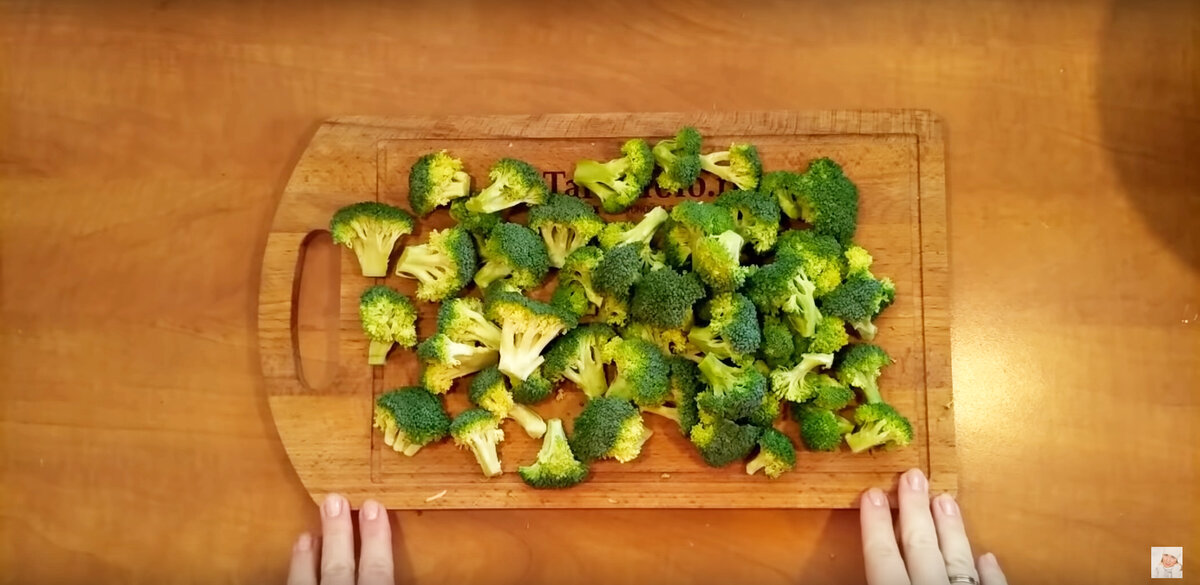 Праздничное заливное на Новый год: сказочный мясной торт "Леший".