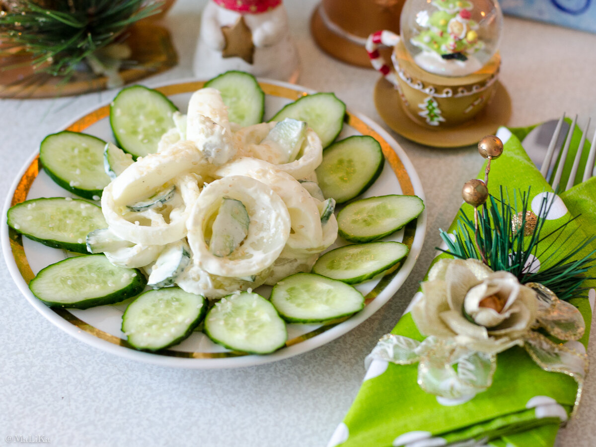 Салат из цветной капусты с сухариками «Малика»