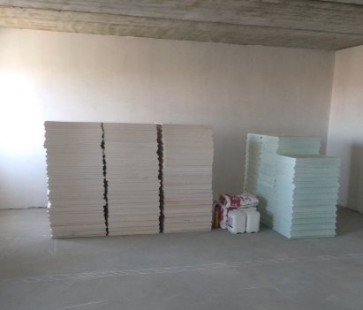 Пазогребневые плиты. Лежат. Зеленые - влагостойкие