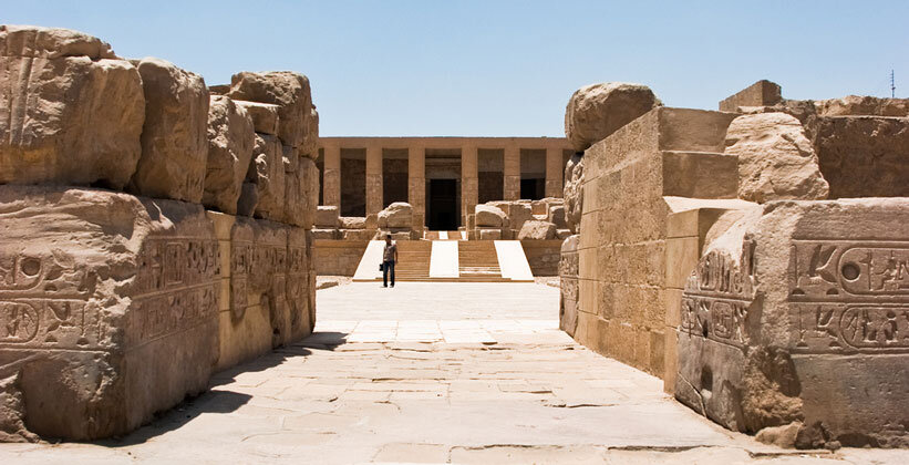 https://turizm.world/wp-content/uploads/2015/11/temple-seti-abydos-egypt.jpg