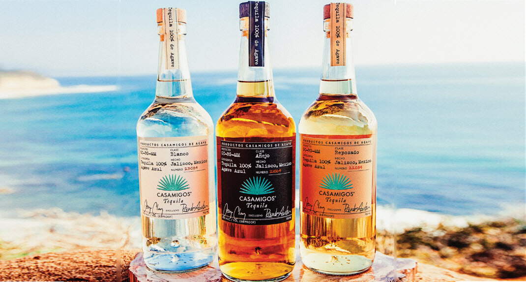 Текила алкогольный. Текила Casamigos. Мескаль Casamigos. Casamigos Anejo. Джордж Клуни мескаль.