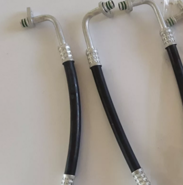 В легковом автомобиле в среднем около 16 соединений в системе кондиционера