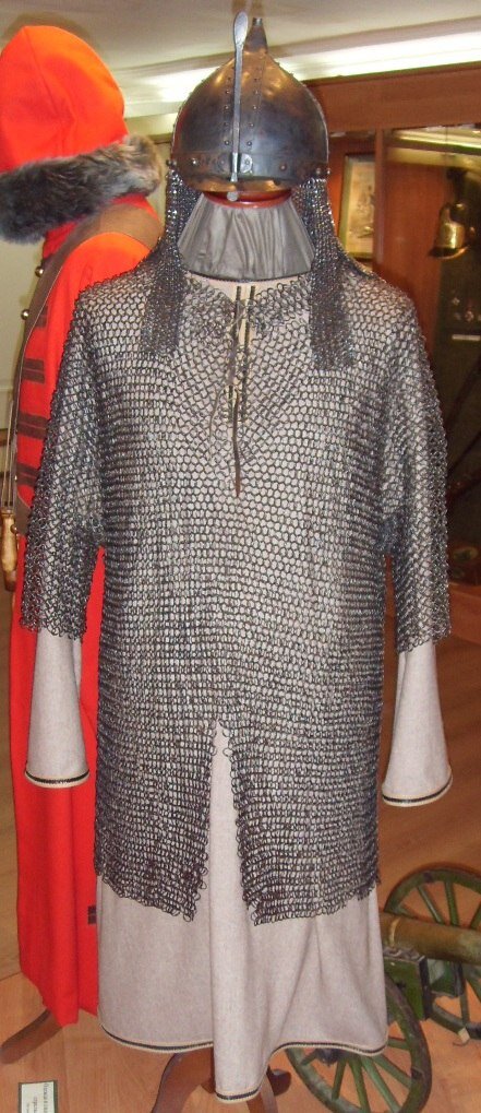 длиннорукавная кольчуга. байдана выродкова. кольчуга на руси. кольчуга воина древней руси. доспехи воинов древней руси кольчуга.