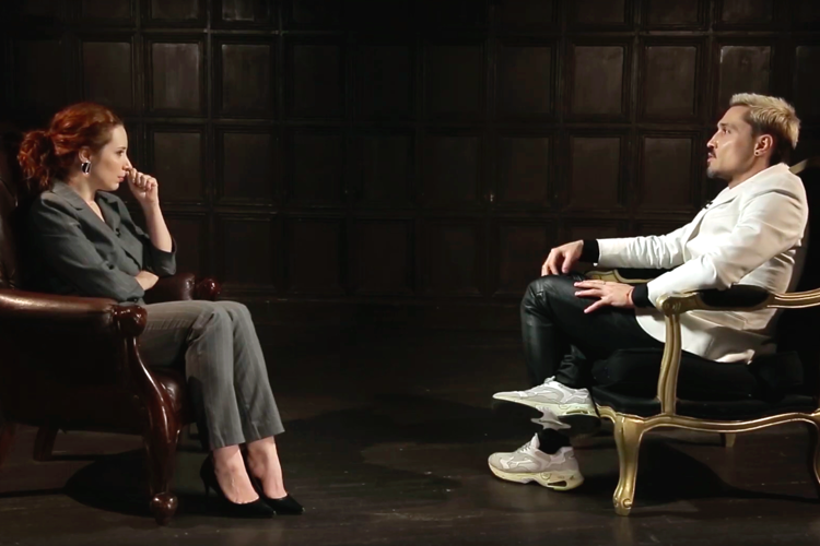 У меня должно было родиться двое детей от девушки, которую я знаю, с которой я встречался, которую любил. Мы на какое-то время расстались, а потом встретились через года и подумали: "Послушай, ну что нет-то? Давай!" —рассказал певец на YouTube-шоу Ирины Шихман.