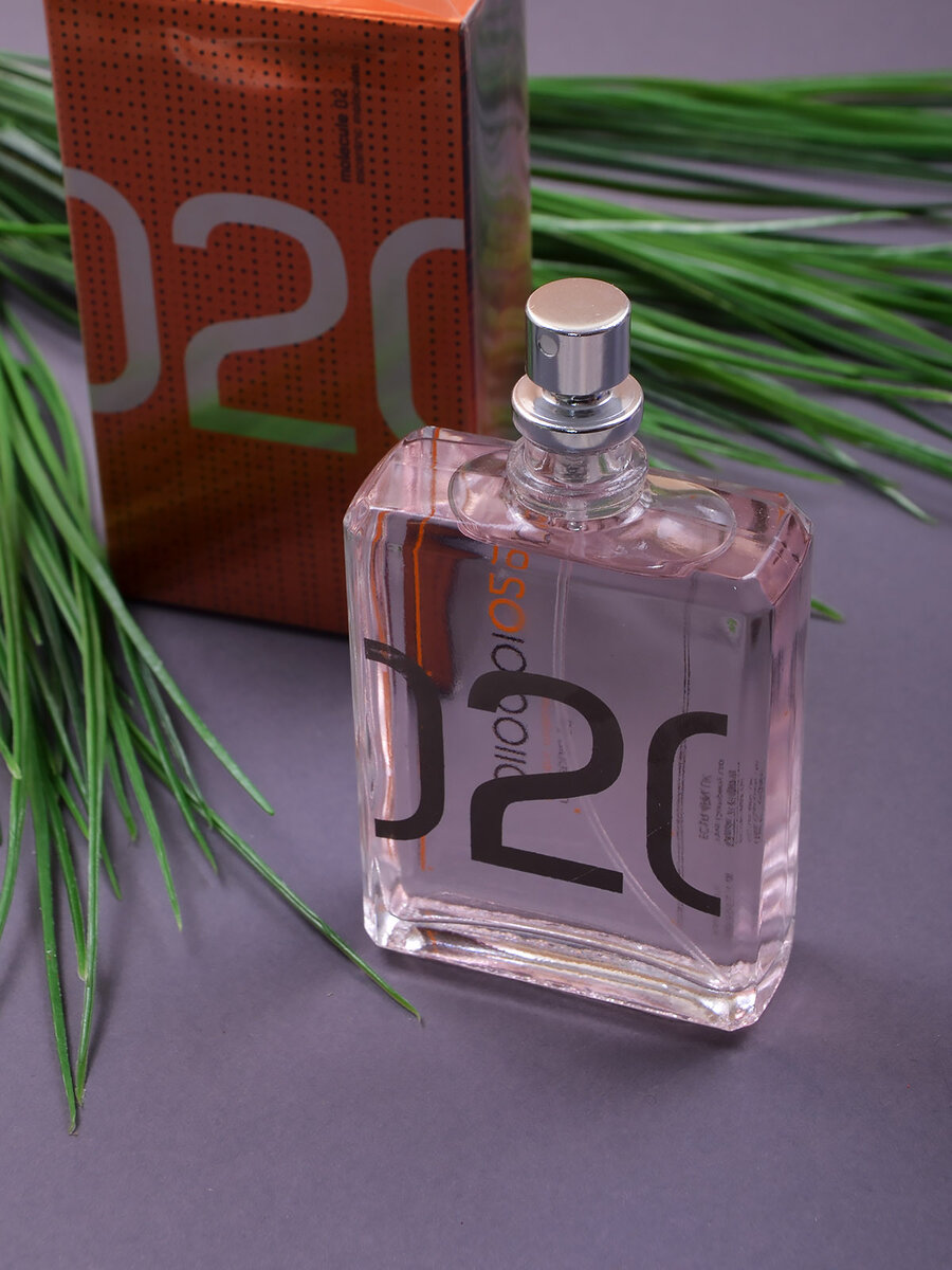 Escentric Molecule 02