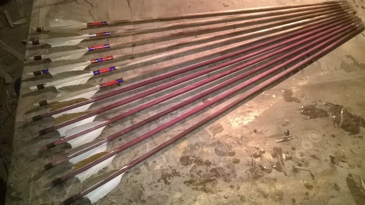 Современные, "почти канонические", самодельные стрелы. Кто хоть раз сам делал такой набор, никогда этого не забудет ;)