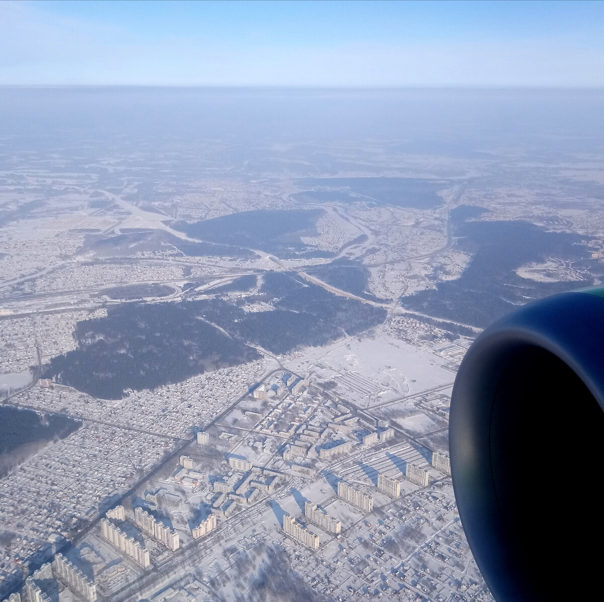 Мой муравейник - тот, который уже почти скрылся за двигателем