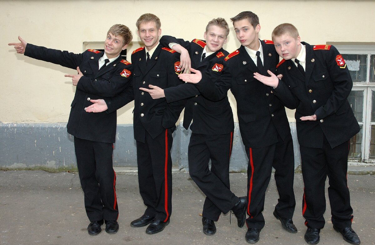 Главные герои сериала: "Макар", "Синица", "Трофим", "Сухой" и "Печка"