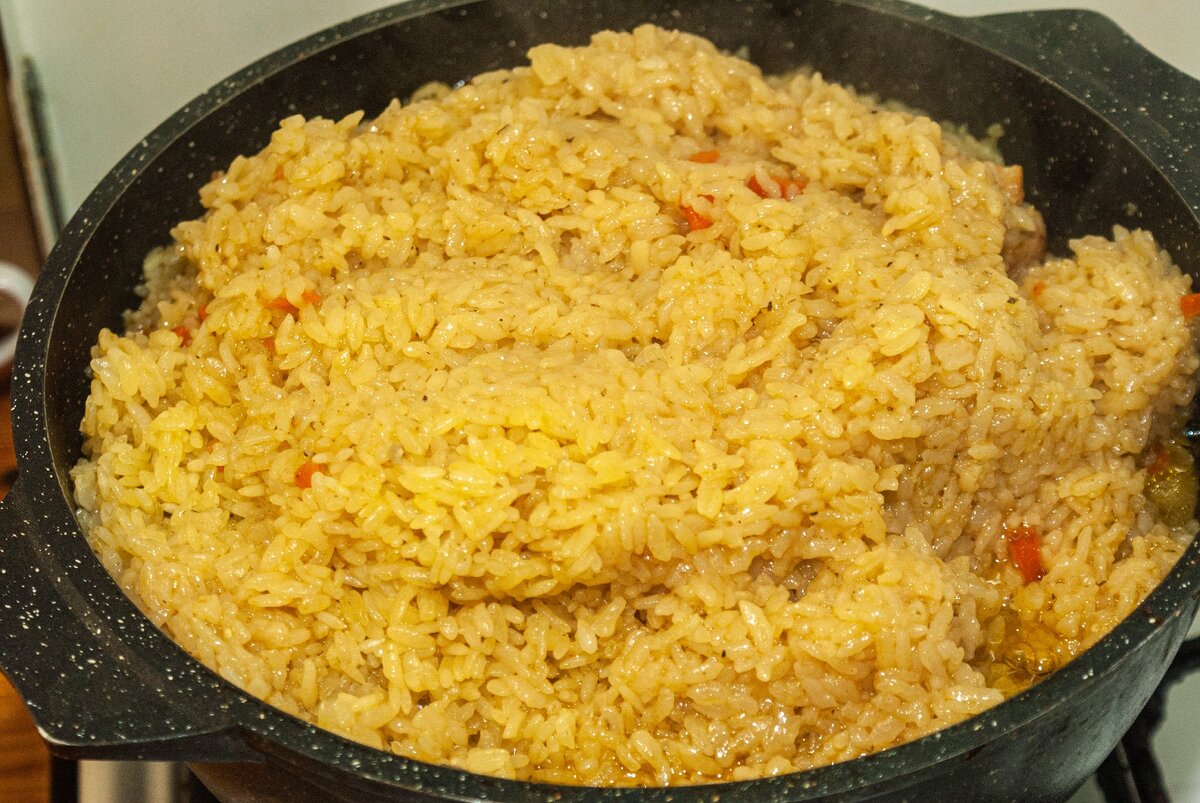 Как готовить таджикский. Рис для плова. Плов домашний. Рис для плова узбекский. Чтобы рис был рассыпчатым в плове.