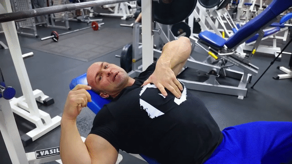 на видео представлен Александр Федоров