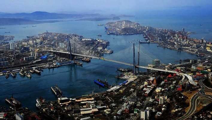 Бухта Золотой Рог. ВЛАДИВОСТОК 