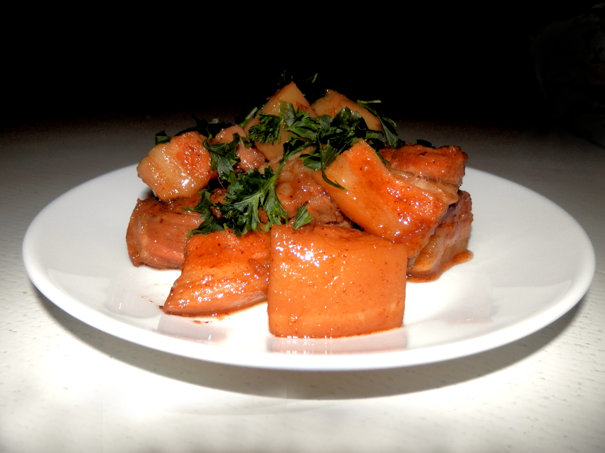 Свинина  по-окинавски.