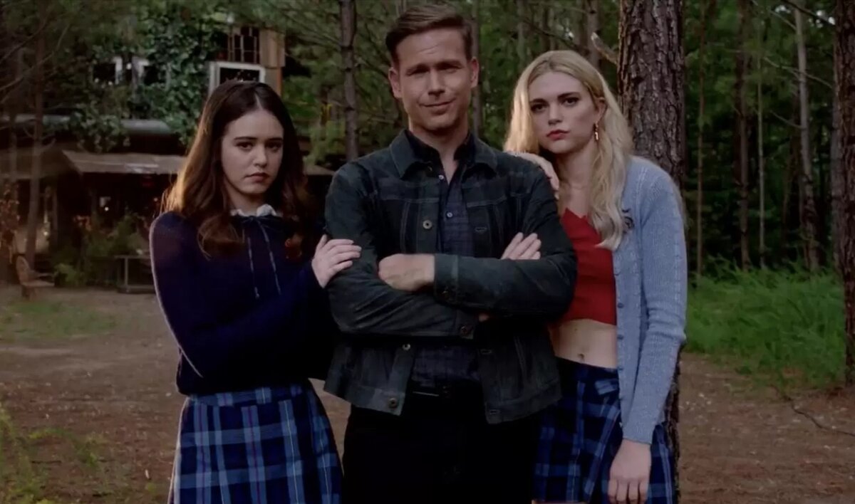 Аларик, Лизи и Джози. Кадр из сериала "Наследие"