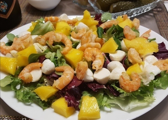 Пищевая ценность порции
338
кКалл
14%
Белки	
22 г - 6%
Жиры	
24 г - 5%
Углеводы	
12 г - 1%
% от дневной нормы

Основано на вашем
возрасте, весе и активности. Является справочной информацией.